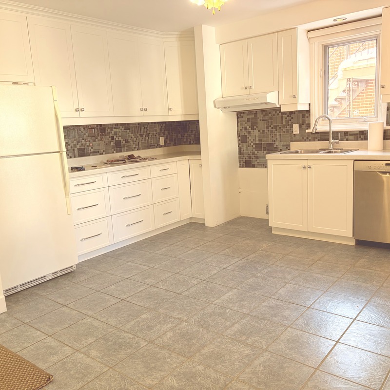 Cuisine avec beaucoup de rangement